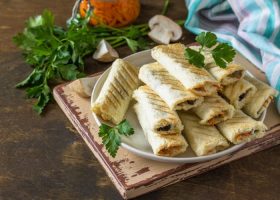 طريقة عمل رولات التوست بالجبن