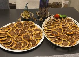 طريقة عمل قوالب عش العصفور بلحم الغزال والكرز