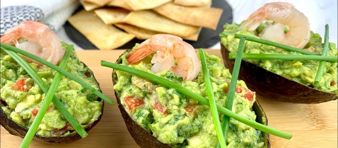 طريقة عمل قوارب الأفوكادو بالجمبري وصوص الليمون
