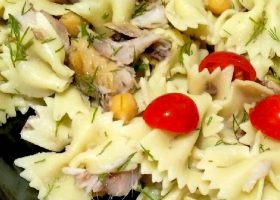 طريقة عمل مكرونة باردة بصلصة الليمون والزعتر والجبن الطري