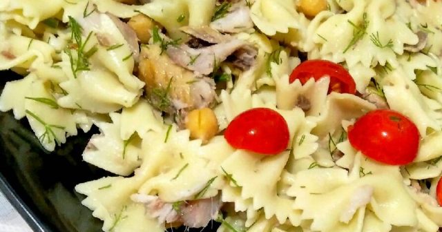 طريقة عمل مكرونة باردة بصلصة الليمون والزعتر والجبن الطري