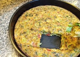 طريقة عمل طاجن البيض بالبصل وزيت الزيتون