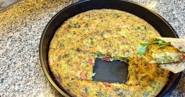 طريقة عمل طاجن البيض بالبصل وزيت الزيتون