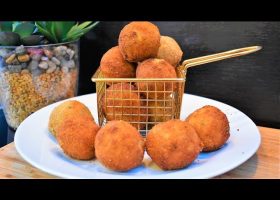 طريقة عمل كرات البطاطا البنفسجية المحشية بالكريمة والزعتر