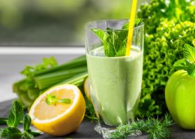 طريقة عمل عصير الخيار بالليمون والنعناع البارد