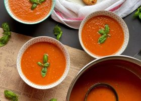 طريقة عمل شوربة السبانخ و الطماطم الكريمية