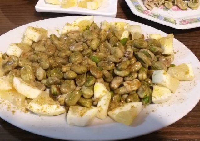 طريقة عمل المشوى كباب الفول الاخضر مع صوص الطحينة بالزعتر