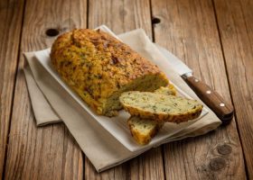 طريقة عمل تشيز كيك مالحة بالزعتر والزيتون الاسود