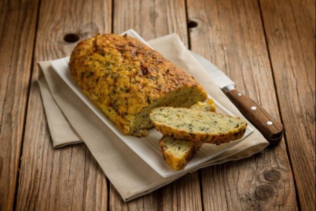 طريقة عمل تشيز كيك مالحة بالزعتر والزيتون الاسود