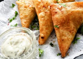 طريقة عمل سمبوسك الجبن والسبانخ