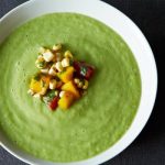 طريقة عمل شوربة الأفوكادو الساخنة باللوز المحمص