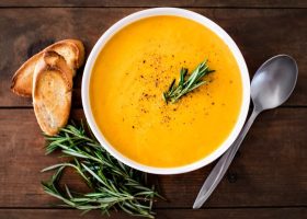 طريقة عمل شوربة القرع الرمضانية الصحية