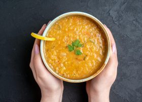 طريقة عمل عصيدة العدس الاصفر بالياسمين وزيت الجرجير