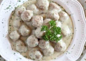 طريقة عمل كفتة الجزر والريحان بصوص الزبادى والليمون