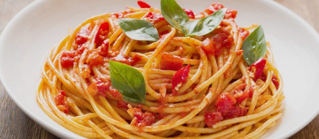 طريقة عمل مكرونة الشعير المنبت بصلصة الجوز والبرقوق المجفف