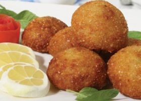 طريقة عمل كبة البطاطس بالاعشاب والليمون بدون قلى