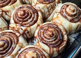 طريقة عمل حلى السينابون بالكراميل