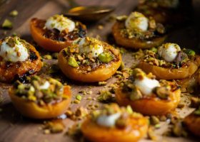 طريقة عمل كنافة مقرمشة بحشوة الجبن الأزرق والمشمش المجفف