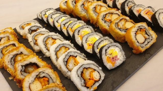 طريقة عمل سوشى العجوة والمكسرات بلفائف الكوسة المشوية