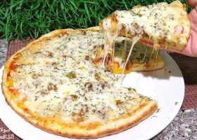 طريقة عمل البيتزا بصوص البشاميل