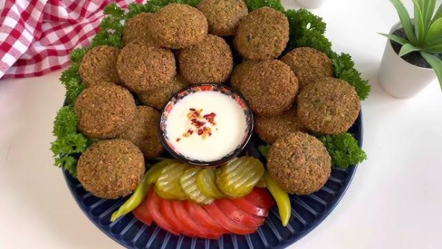 طريقة عمل كوكيز الطعمية بصوص الطحينة الحلوة