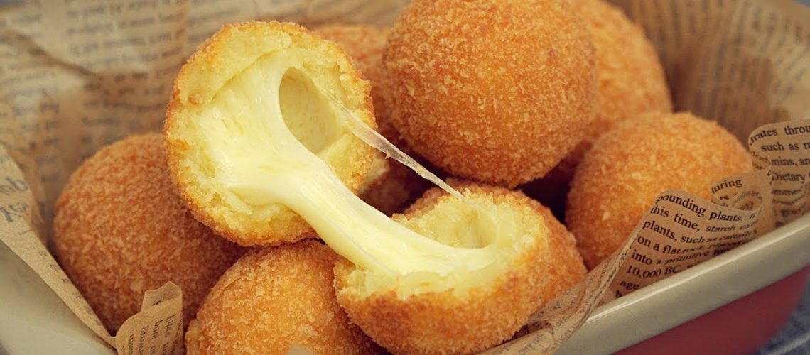 طريقة عمل بطاطس محشية بالجبنة والعسل الأسود