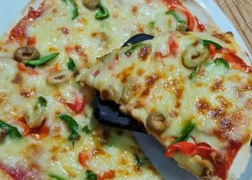 طريقة عمل البيتزا السريعة بالتورتيلا