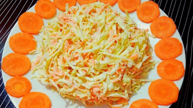 طريقة عمل سلطة الملفوف بالجزر والبصل مثل المطاعم