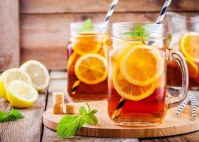 طريقة عمل شاي منعش مثلج بالعسل والنعناع