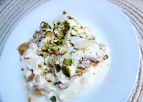 طريقة عمل ام على بجوز الهند وزبيب منقوع في عصير الاناناس