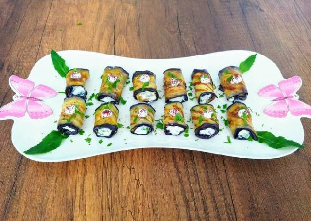 طريقة عمل لفائف الباذنجان بحشوة الفيتا