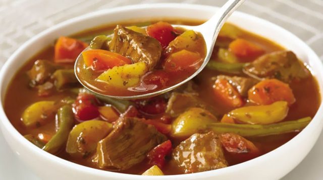 طريقة عمل شوربة لحم الضأن بالخضار لعيد الأضحى