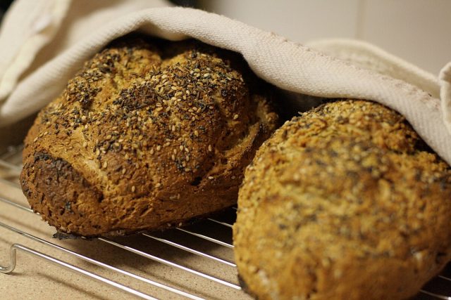 طريقة عمل خبز الصودا الأيرلندي مع بذور الكراوية