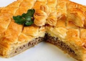 طريقة عمل فطيرة اللحم المفروم لعيد الأضحى