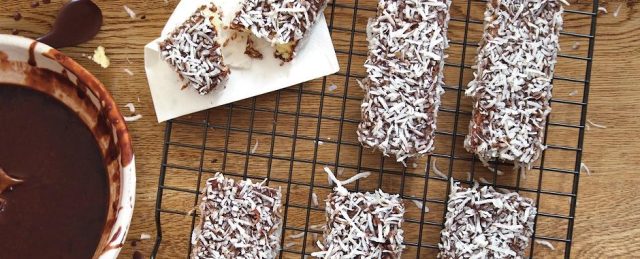 طريقة عمل أصابع الشوكولاتة بجوز الهند