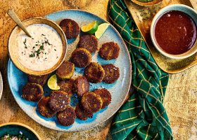 طريقة عمل كباب العدس الأسود مع صوص الرمان الحار