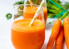 طريقة عمل عصير الجزر المشوي بالميسو والتفاح المدخن