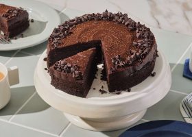 طريقة عمل كيكة الشوكولاتة بدون دقيق