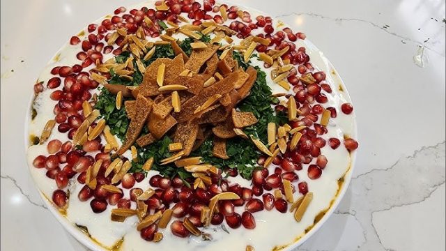 طريقة عمل فتة الكرنب بالصلصة البيضاء