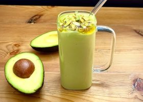 طريقة عمل عصير الأفوكادو والسبانخ الصحي