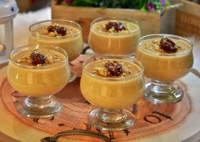 طريقة عمل بودنج التمر والشمندر مع زبادي مجمد