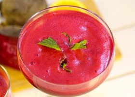 طريقة عمل مثلجات البنجر مع عصير الليمون الفوار