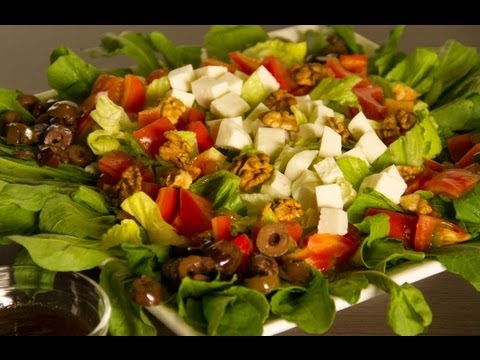 طريقة عمل سلطة الجرجير والأناناس بصوص العسل والليمون