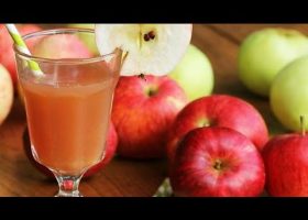 طريقة عمل عصير التفاح الأحمر