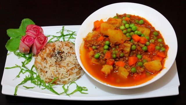 طريقة عمل يخنة بطاطس بازلاء وجزر مع الأرز