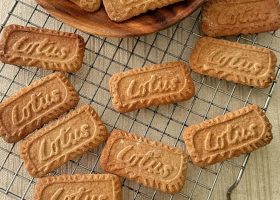 طريقة عمل بسكويت اللوتس بالكريم كراميل