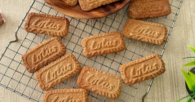 طريقة عمل بسكويت اللوتس بالكريم كراميل