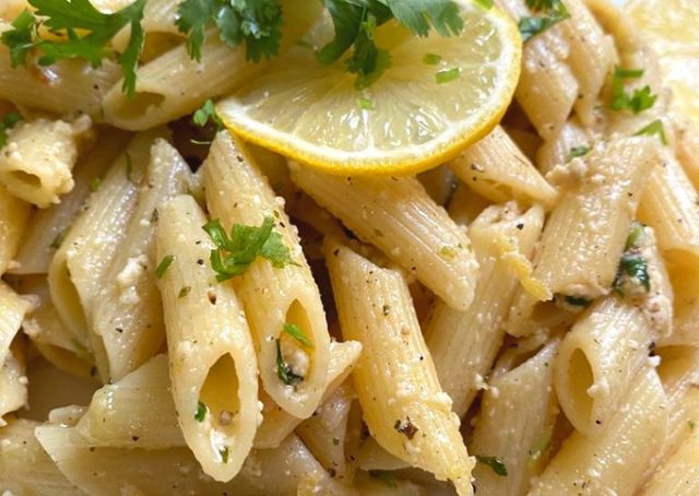 طريقة عمل باستا بالليمون والريحان والجبنة الكريمي