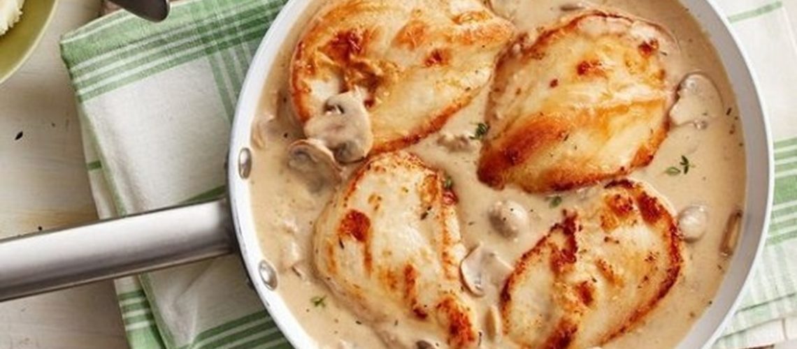 طريقة عمل دجاج كريمي بالمشروم