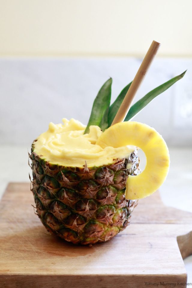 How to make a pineapple and carrot smoothie with a sprinkle of ginger